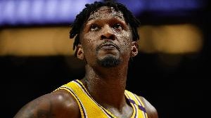 斯通：会想念狄龙的许多特质 希望芬尼-史密斯发挥他的独特作用