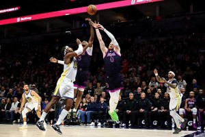 B体育官方网站-状态才好了没几场就又跌落谷底了，勇士还是别指望这位投手了？