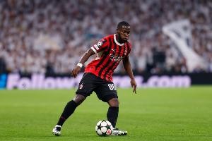 米体：米兰仍需引进一名右后卫和中锋，如果出售穆萨还要引进中场